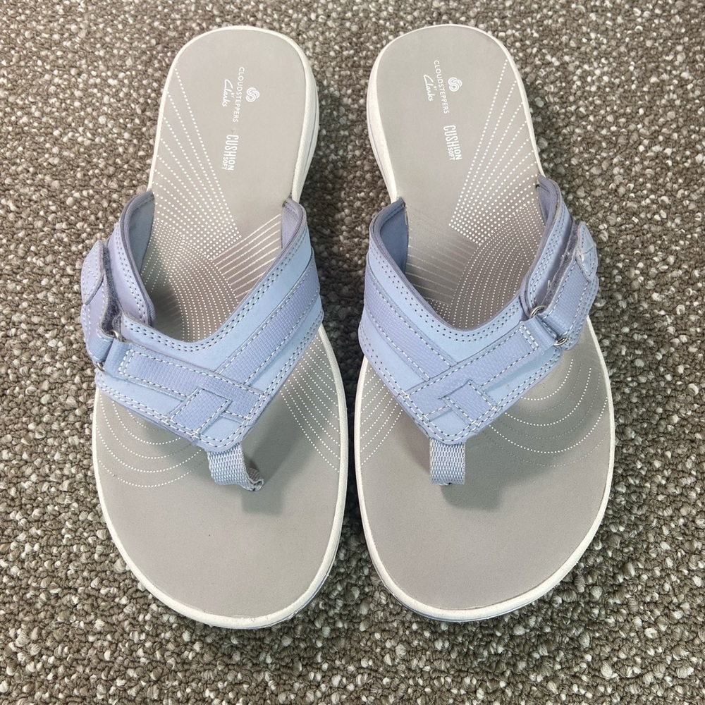 Clarks Women’s  Light Blue  Breeze Sea Blue/Grey Comfort Thong Sandals Size 9.